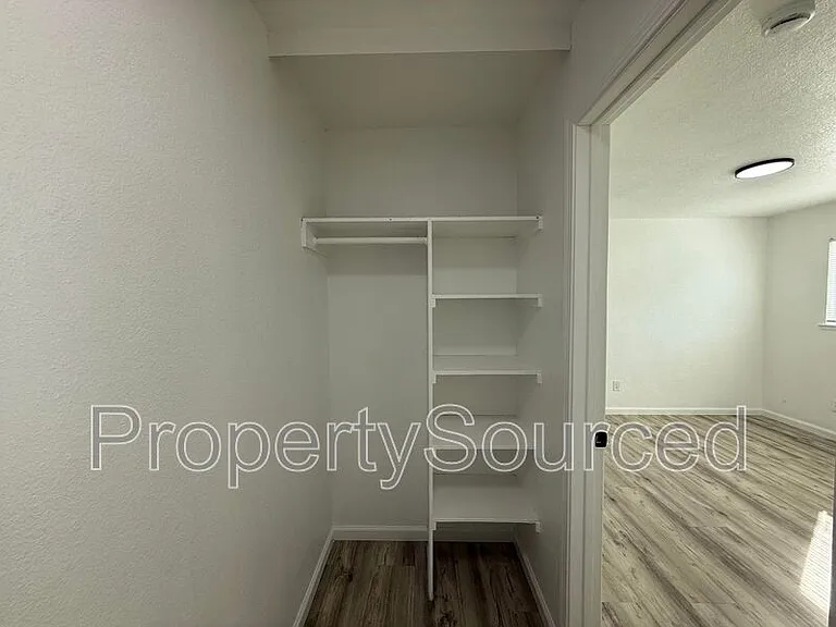 911 H St #2 — Photo 16