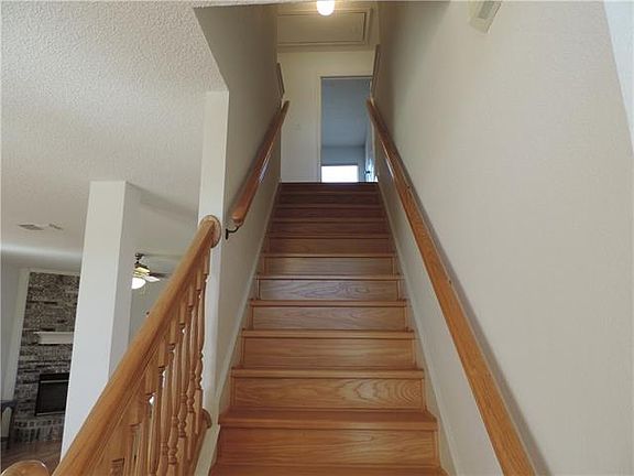 3rd image of 448 Dove Ln