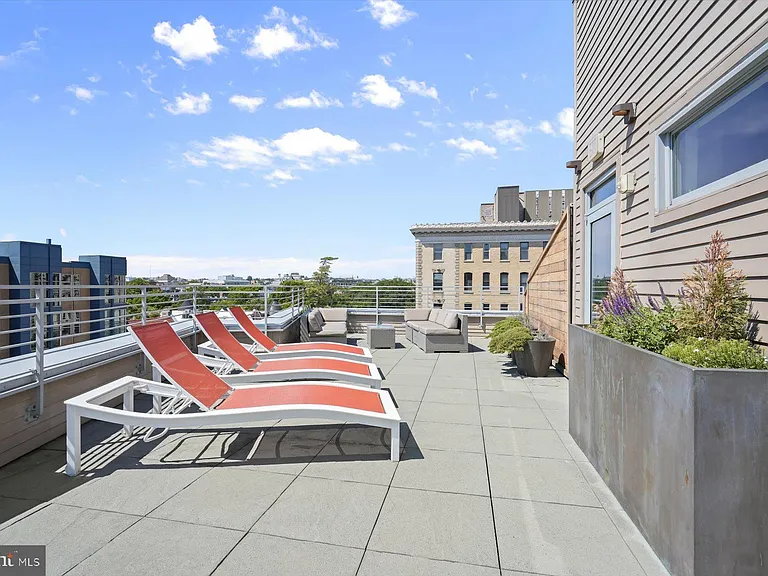 1311 13th St NW #Penthouse 1 — Photo 17