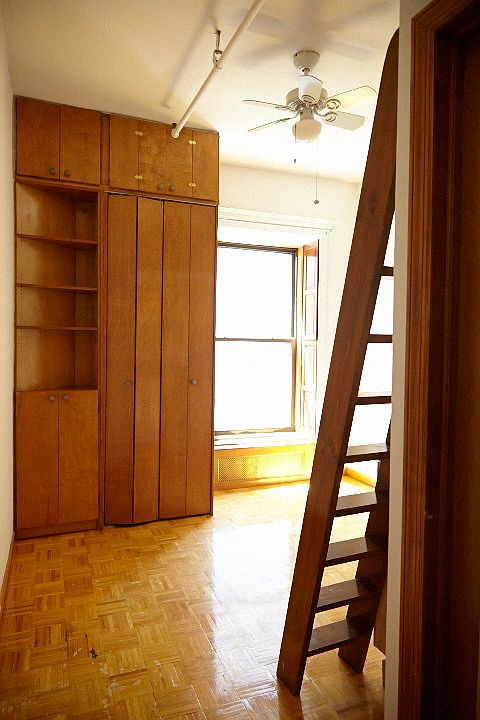 1st image of 319 W 76th St #10