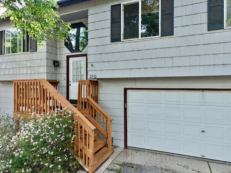 2710 Cherly St — Photo 2