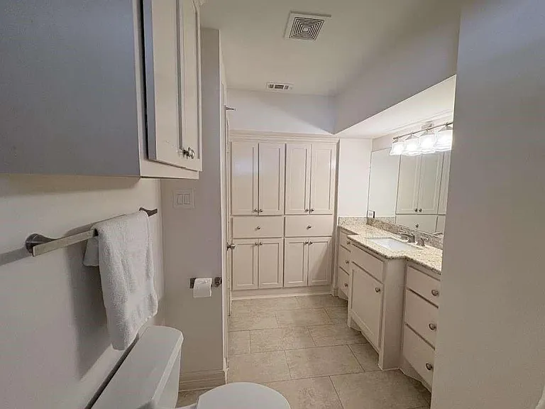 4711 Imogene St — Photo 9