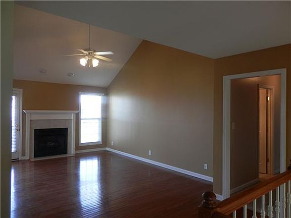 5th image of 729 Ontario Ln