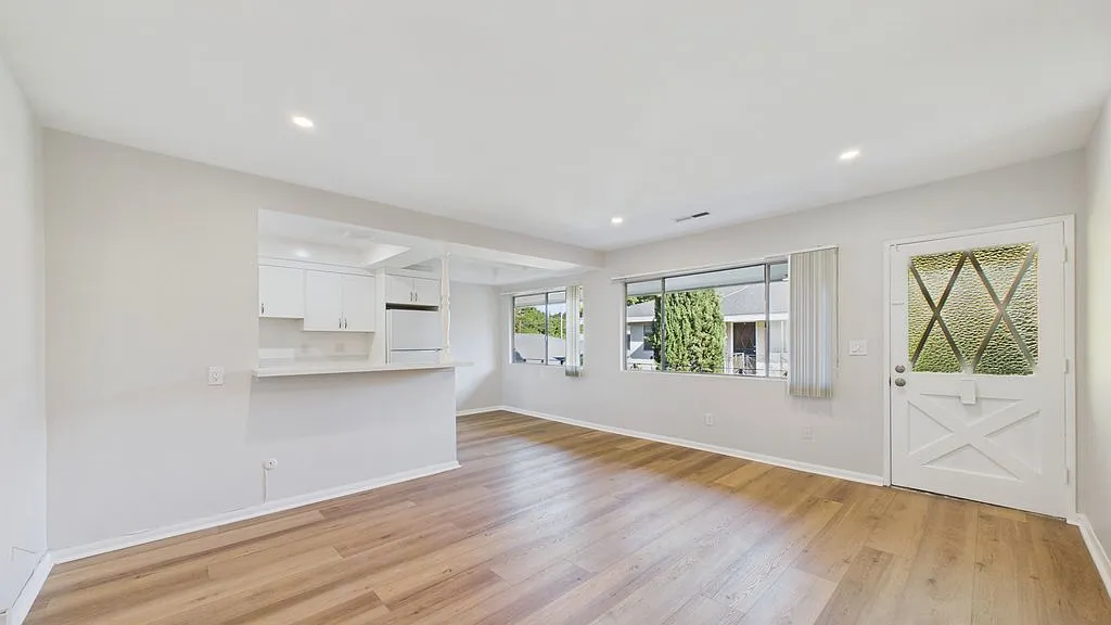 6280 N San Gabriel Blvd — Photo 4