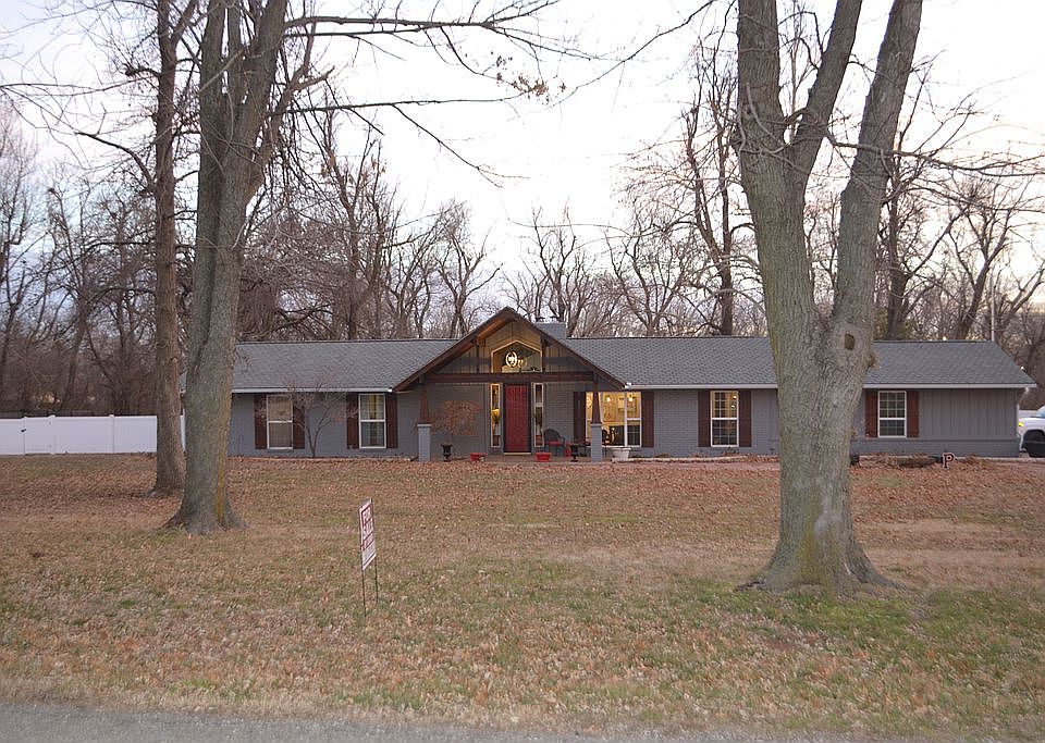 Beautiful large lot in town!