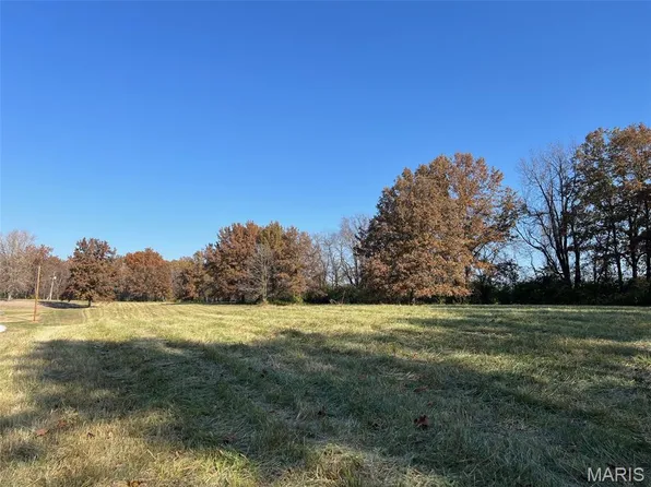 4891 McCoy Rd, Bethalto, IL 62010