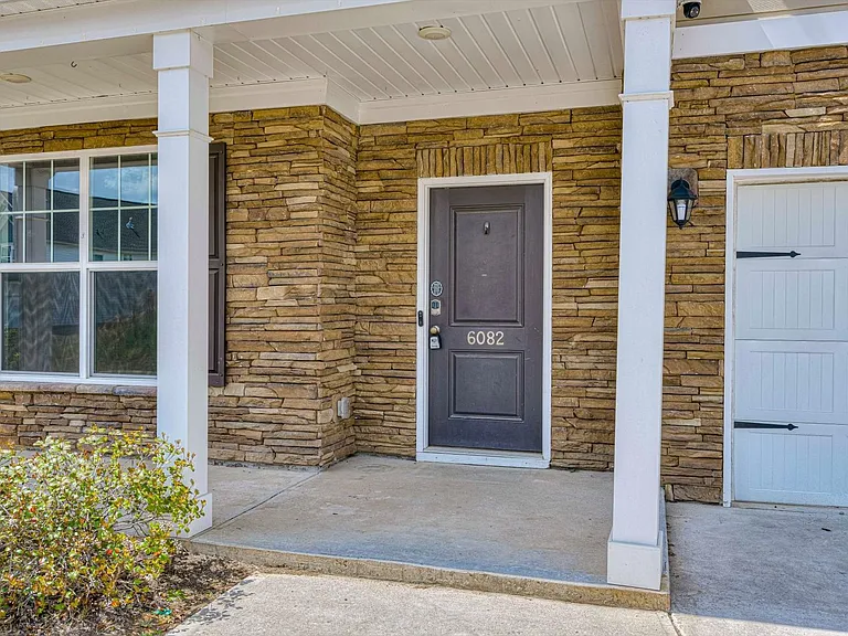6082 High Top Ln — Photo 2