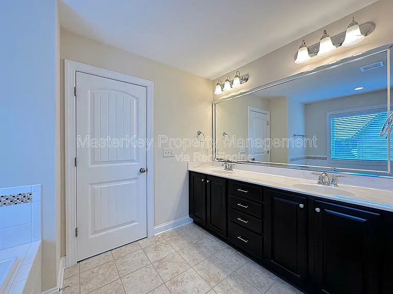 906 Keaton Ridge Ct — Photo 48