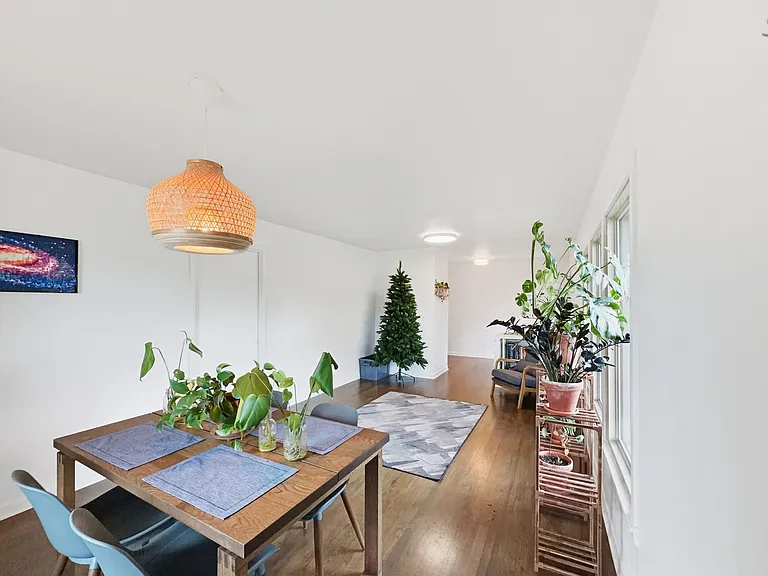 2137 Lenamon St — Photo 5