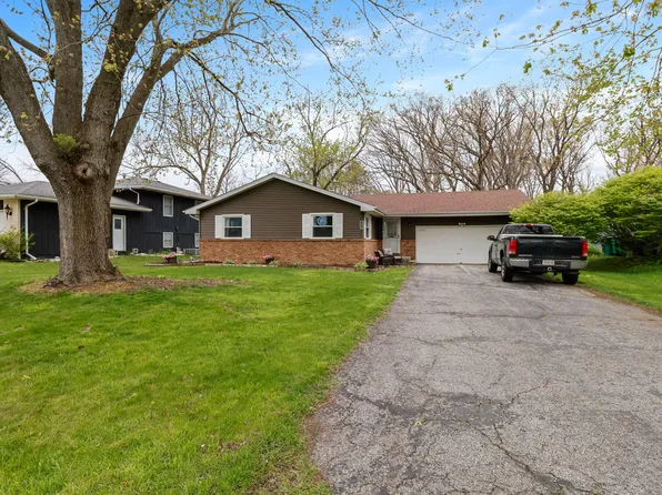 4252 Park Pl, Crown Point, IN 46307