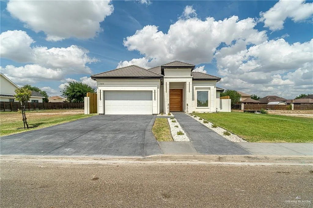 Building Photo - 1615 Villa Centenario Dr