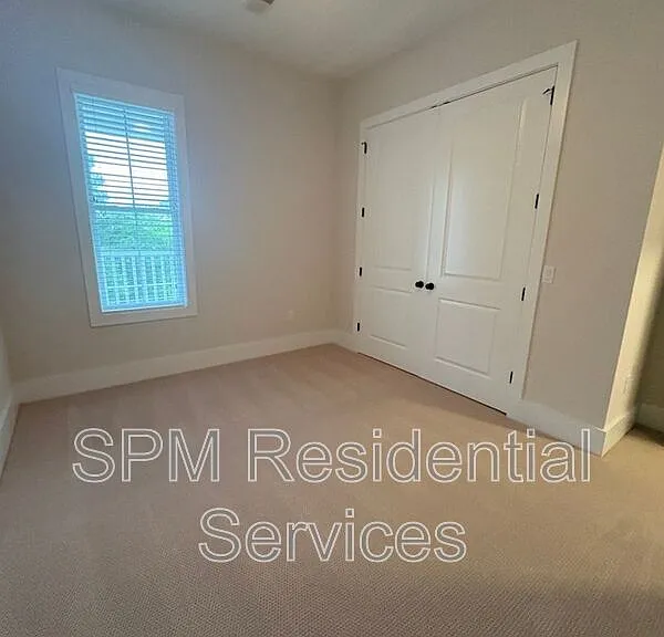 109 Pier Master Point #209 — Photo 14