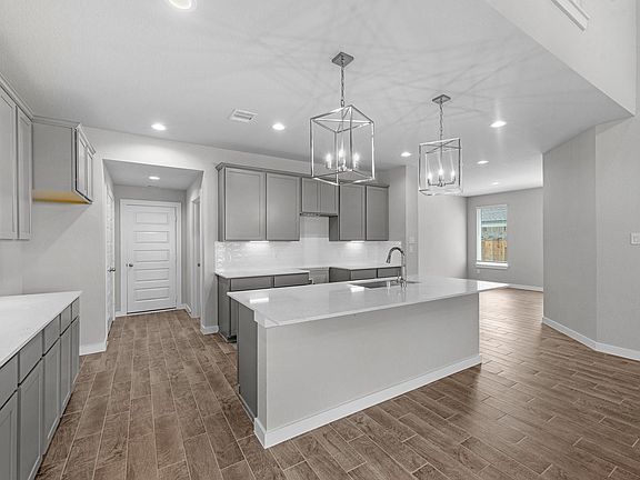 4th image of 65 Shining Point Dr