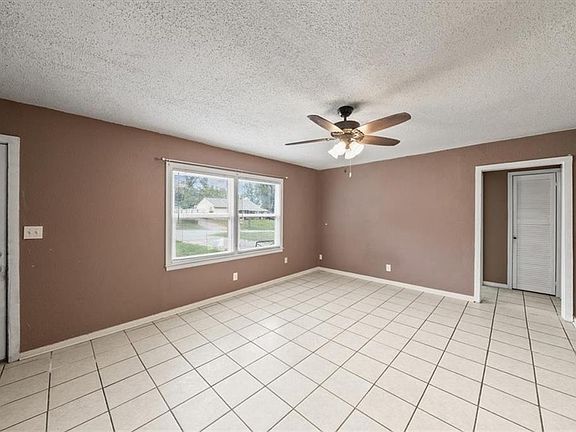 3rd image of 4534 Maggie Ln