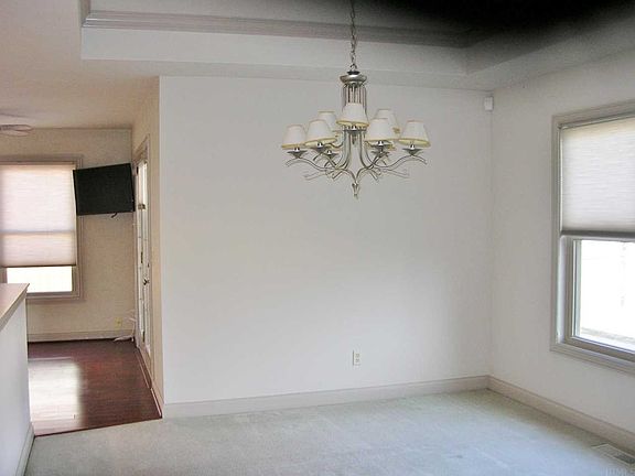 5th image of 11801 Silverthorne Dr