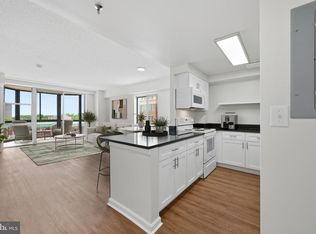 24 Courthouse Sq APT 603, Rockville, MD 20850