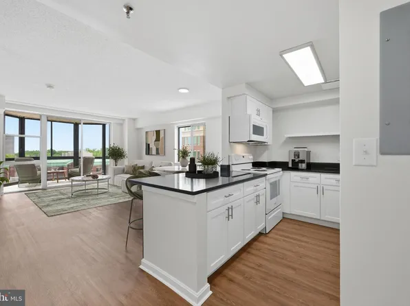 24 Courthouse Sq APT 603, Rockville, MD 20850