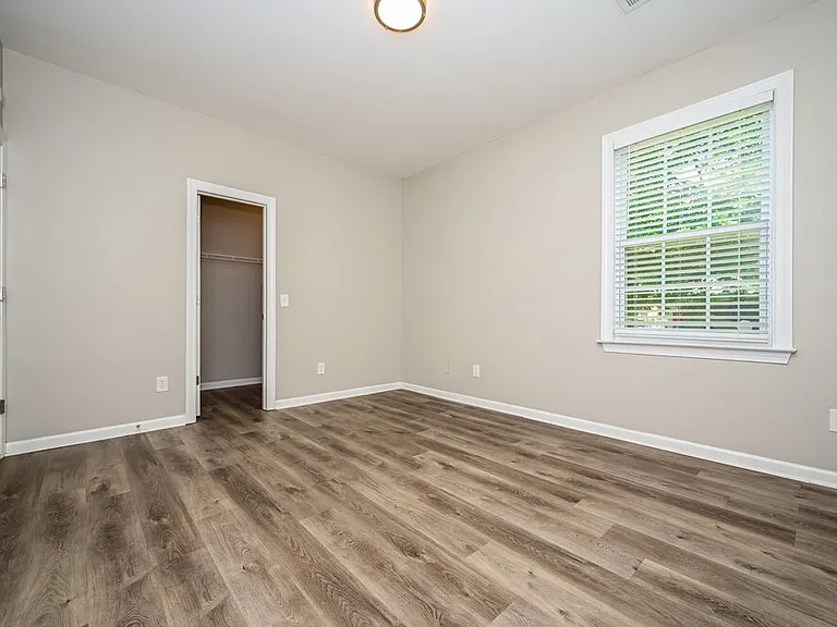 332 Southgate Dr — Photo 13