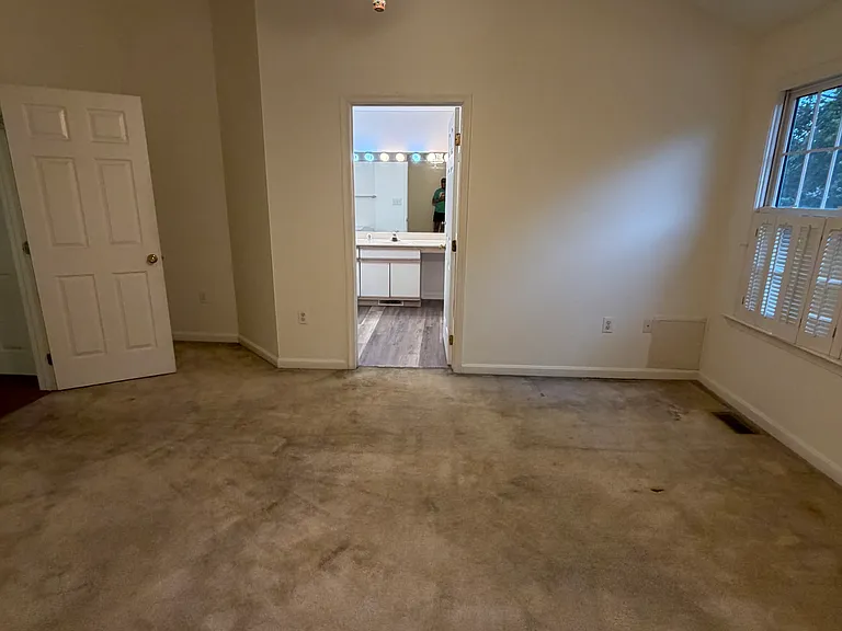260 Morningside Dr — Photo 3