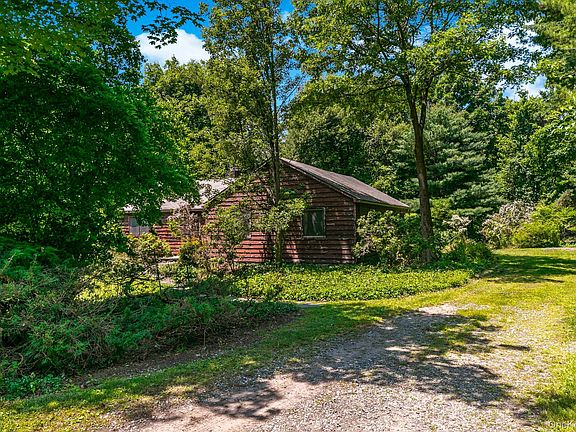 3rd image of 538 Croton Heights Road