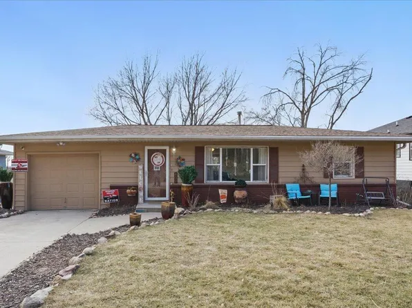 809 N 1st St, Missouri Valley, IA 51555
