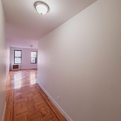 5th image of 1404 Noble Ave APT 5D