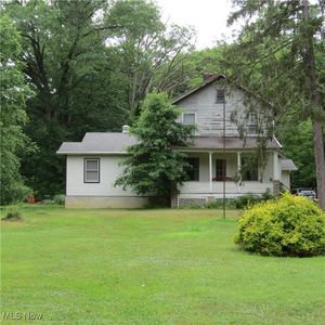4342 E River Rd, Sheffield Village, OH, 44054
