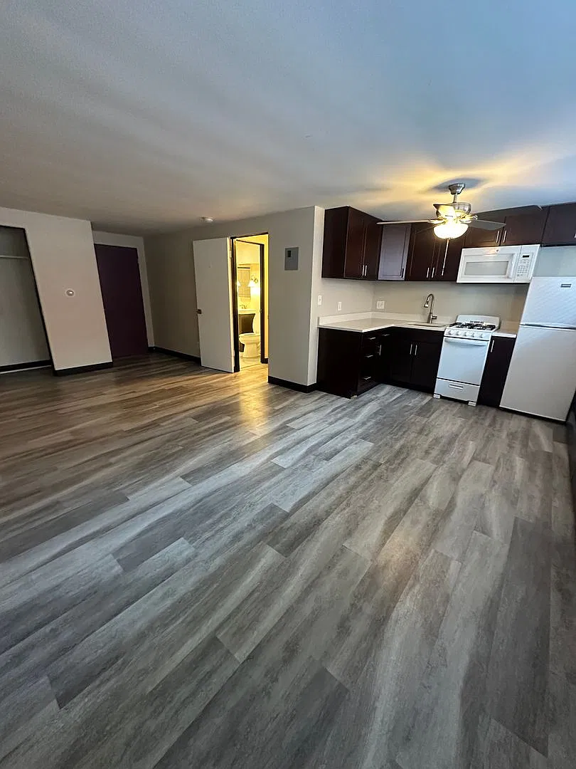 Campus Apartments — Photo 2