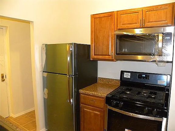 2nd image of 546 W 156th St #2