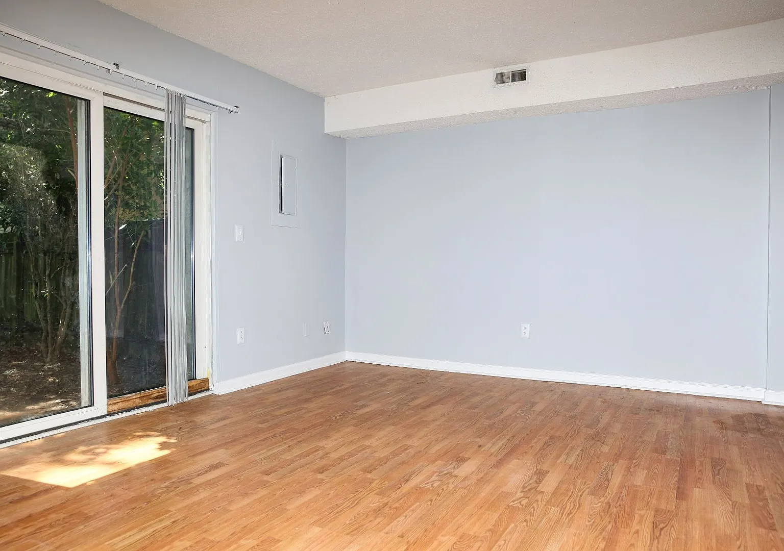 Proper Design. Smartly Priced. Ready for Move-In! — Photo 3
