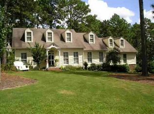 125 E Hedgelawn Way, Southern Pines, NC 28387