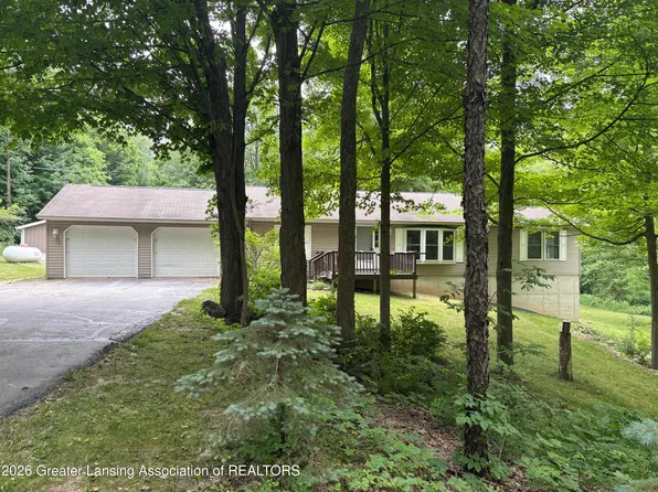 5384 Curtis Rd, Nashville, MI 49073
