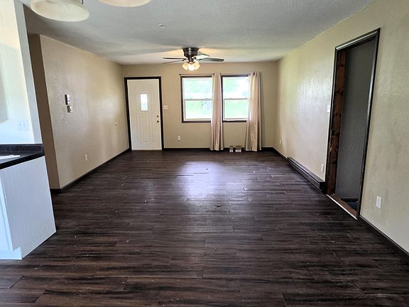 2nd image of 602 S Sarah Street