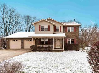 605 Steeple Chase Dr, Hurricane, WV 25526