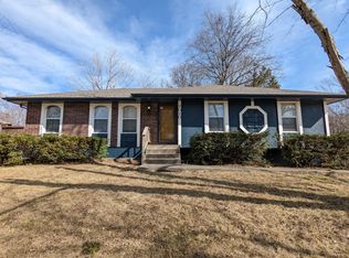 2020 SW Morningside Dr, Blue Springs, MO 64015