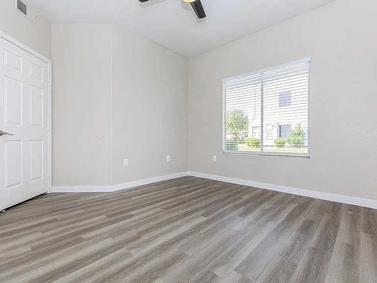 The Residences at Palm Valley Apartments — Photo 29