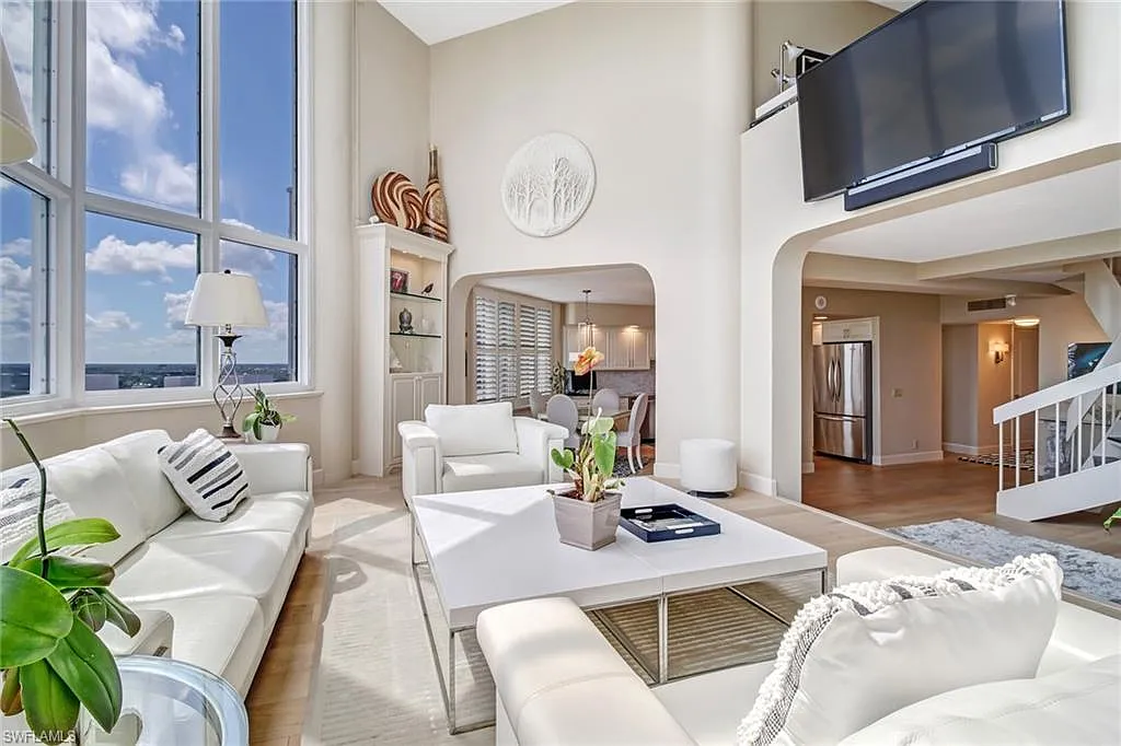 2 bed, 2.5 bath, 2240 sqft, $25,000 — Photo 3