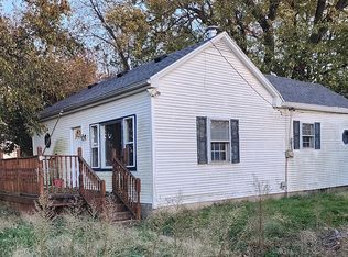 107 W North St, Oakley, IL 62501