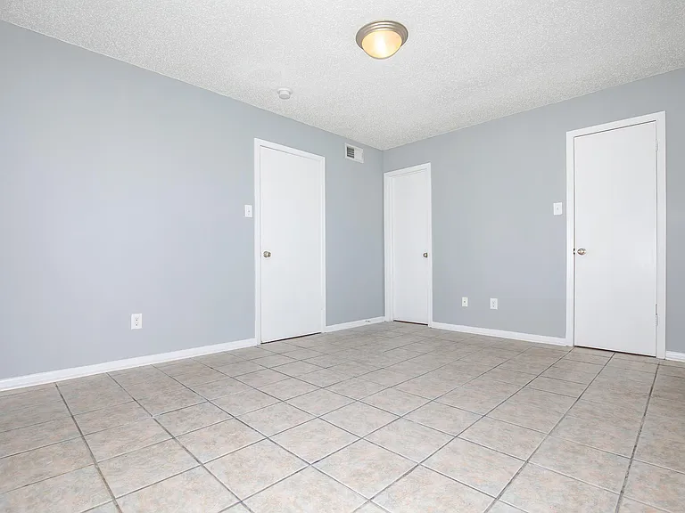 Morgan Manor — Photo 8
