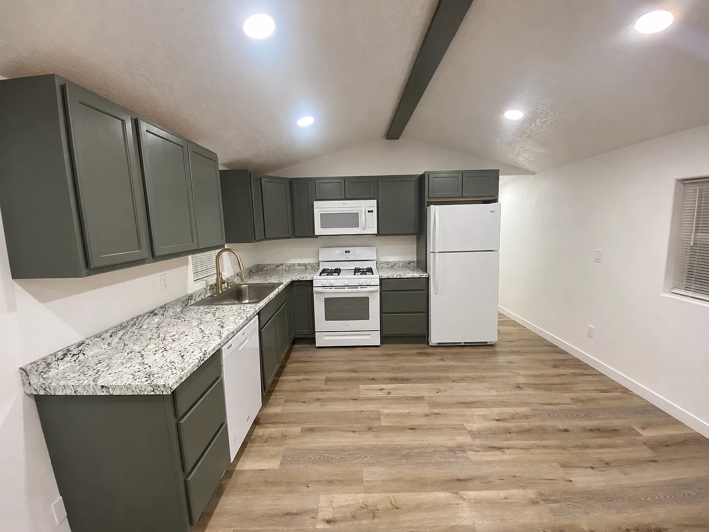185 W 100 S — Photo 2
