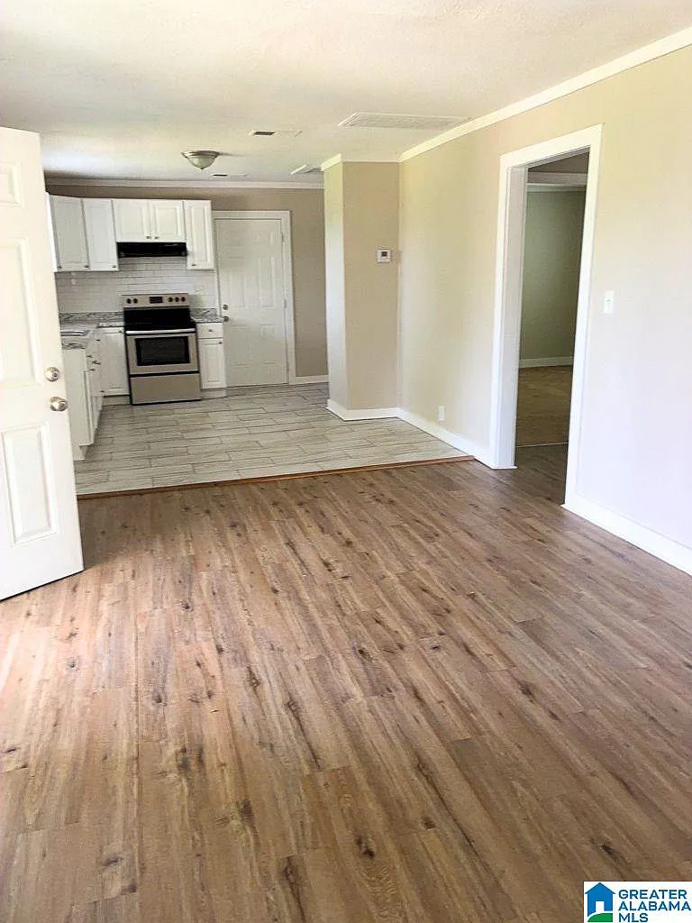 3 bed, 2.0 bath, 1200 sqft, $1,150 — Photo 4