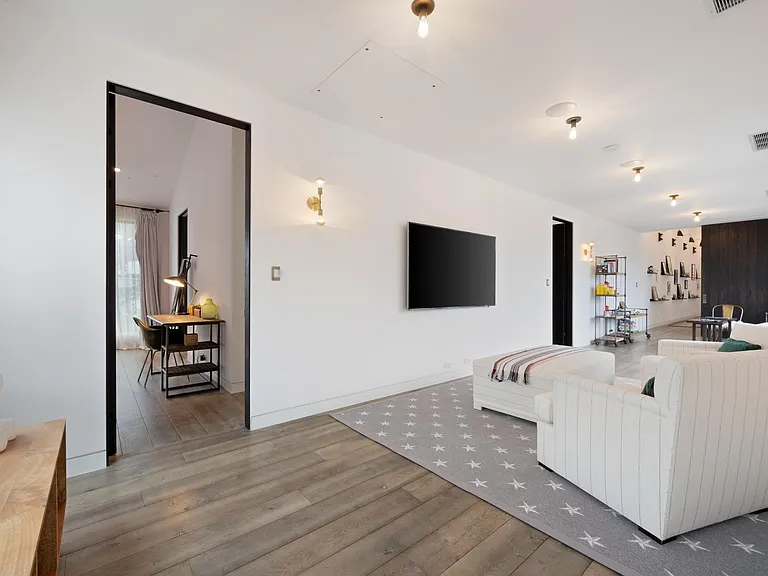 Snuggle up in this cosy corner to watch your favorite movie or just relax.
