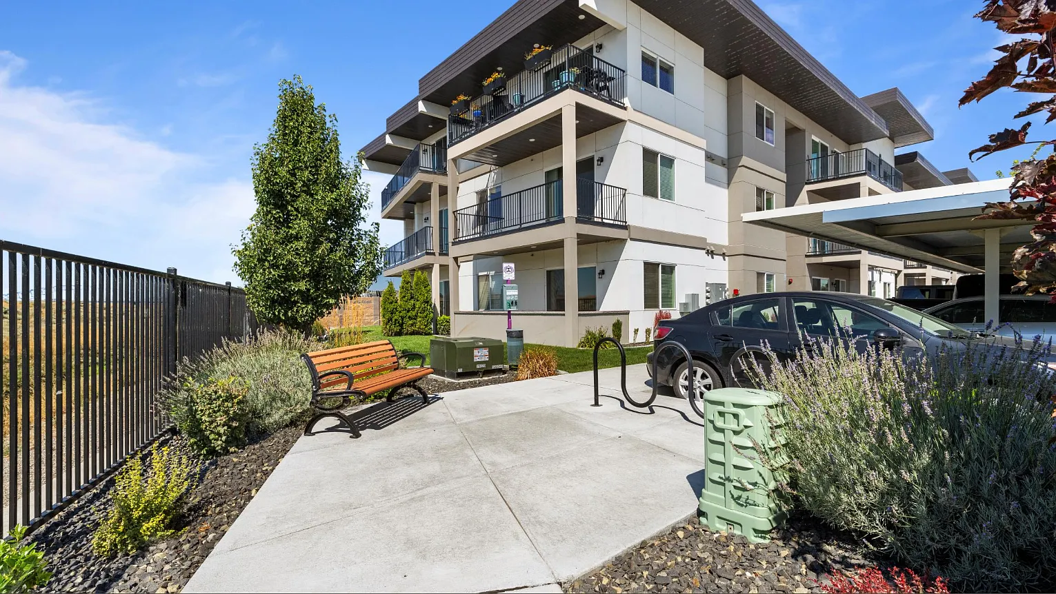 Columbia River Walk Apartments — Photo 2