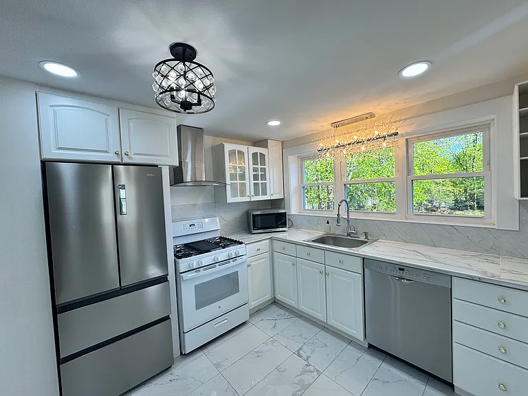 66 Harrison Ave — Photo 7