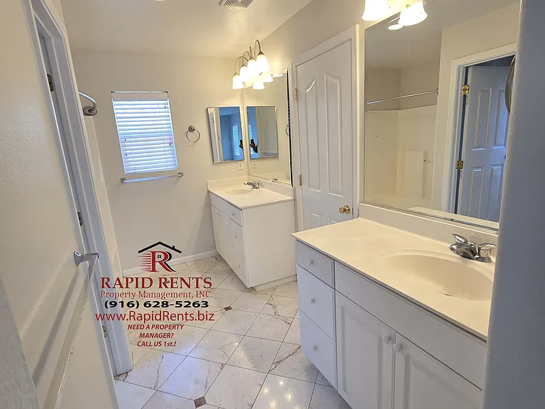 4900 Trouville Ln — Photo 6