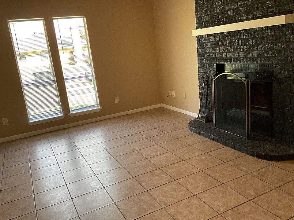2nd image of 3411 Denson Dr #A