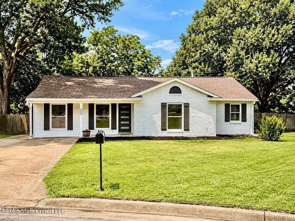 1st image of 1645 Hickory Dr