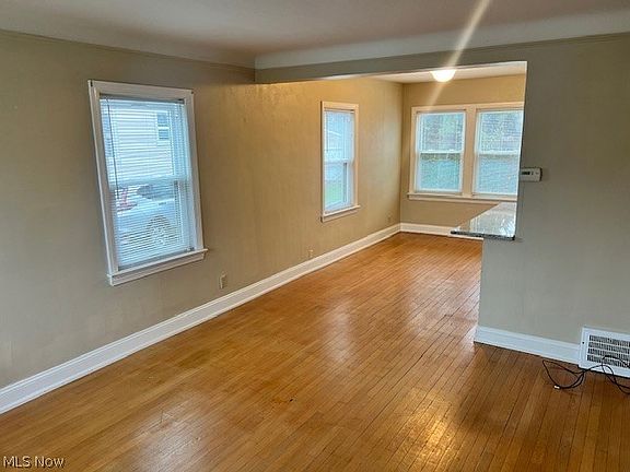 3rd image of 2848 Wooster Rd