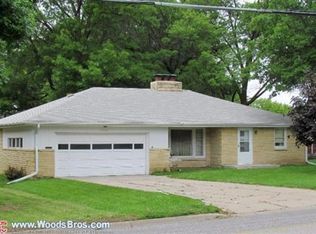 1355 S 40th St, Lincoln, NE 68510