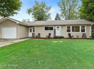 2121 Woodlane Dr, Lindenhurst, IL